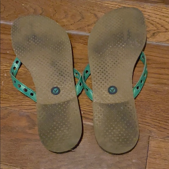 American Eagle Flip Flops - Picture 3 of 3